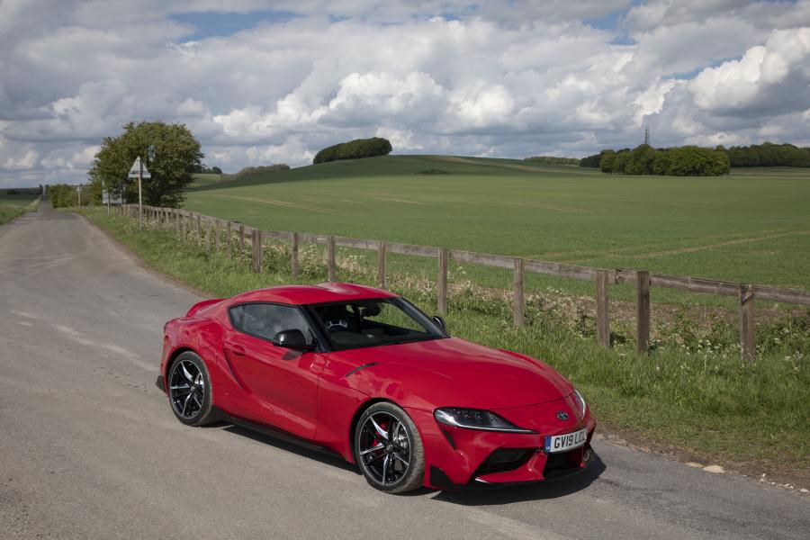  Toyota GR Supra (A90) 2019 года  (UK) (фото 17 из 91)
